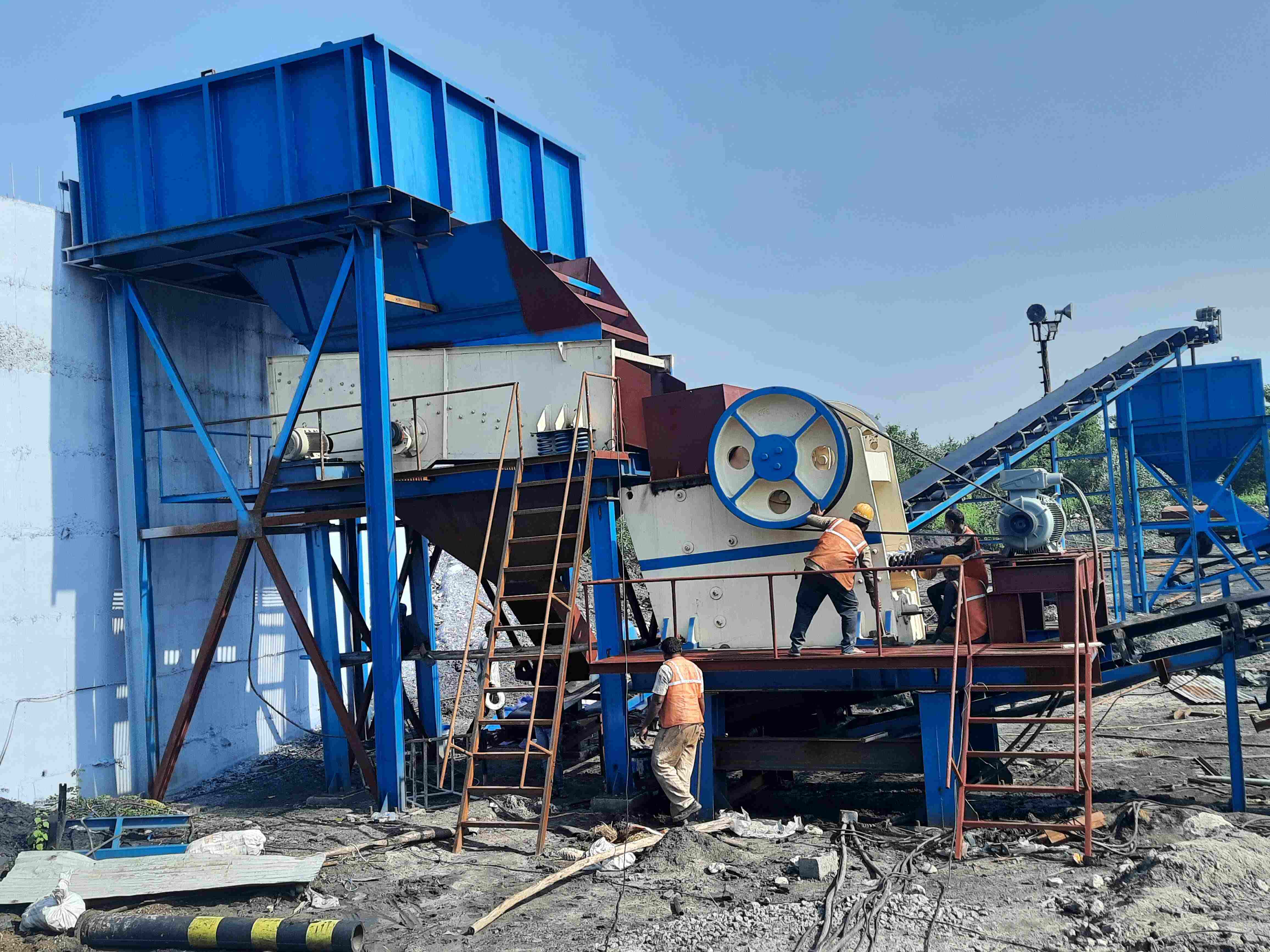 S R ENGG WORKS - Industrial Crushing Equipment Plant in operation