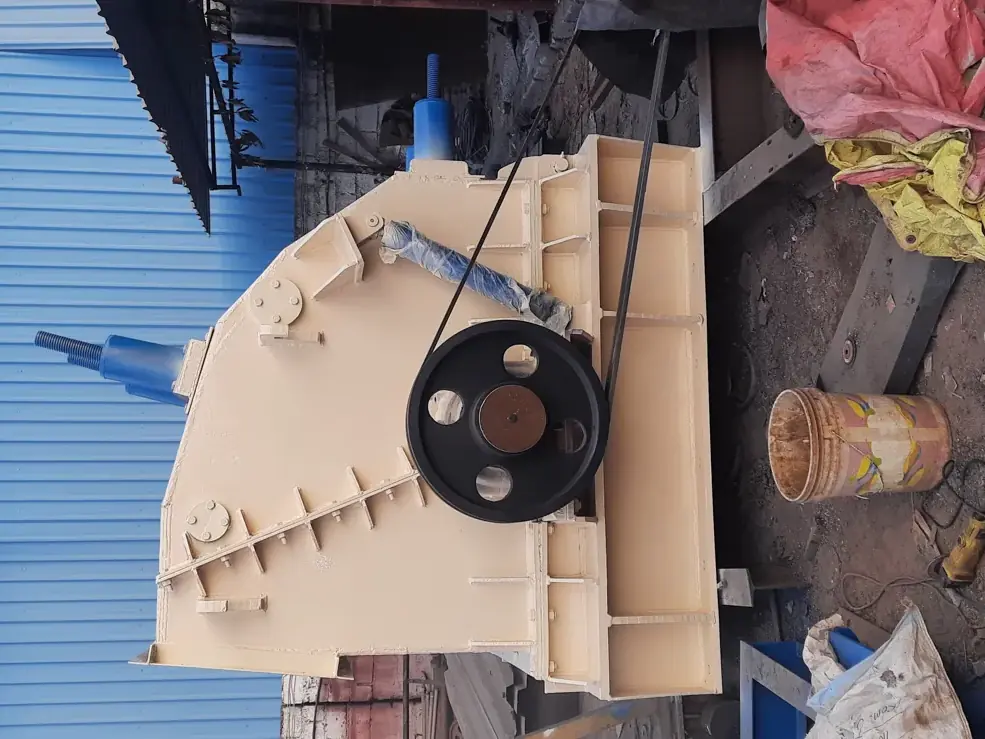 Impact crusher used to crush concrete into recycled aggregate