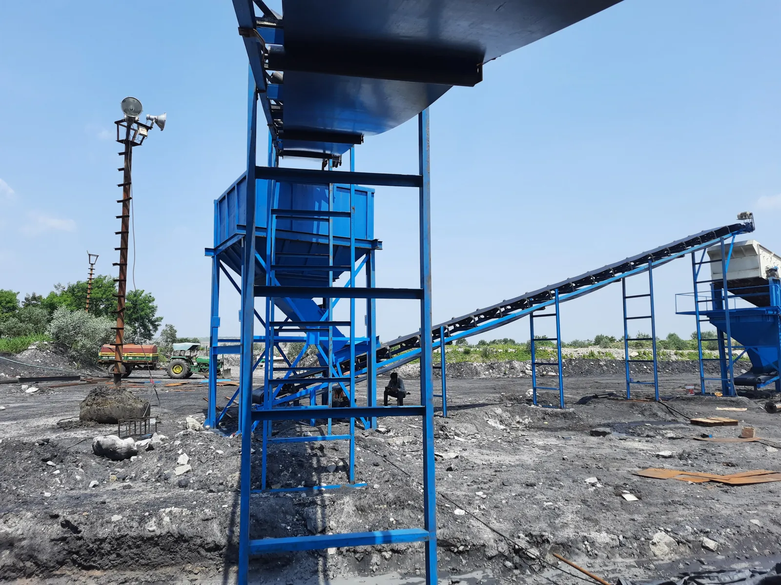 Large stone crusher plant with screen tower by SREW Projects